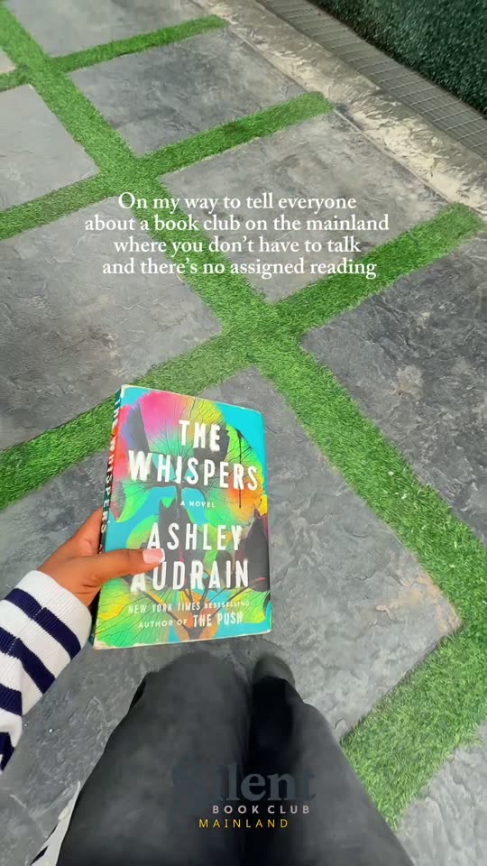A Silent Book Club Mainland guest arriving and sharing what they came to read